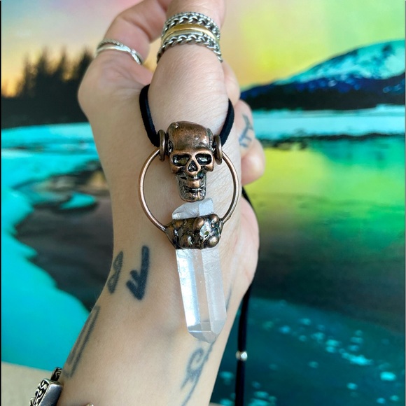 Skull crystal necklace . Clear crystal quartz electroplated copper skull leather - Picture 12 of 16